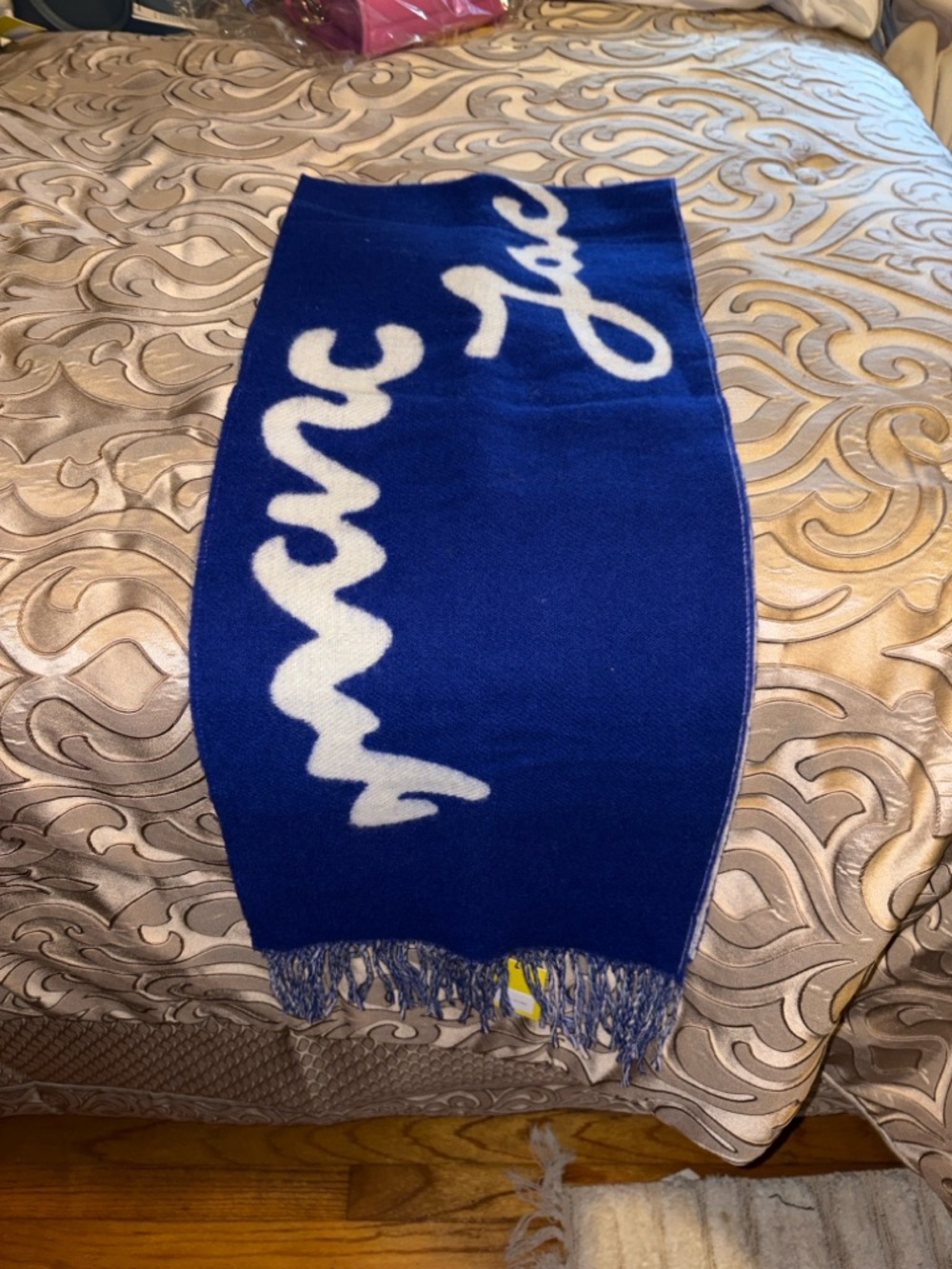 Marc Jacobs The Marc is Joy Scarf Pansy NWT